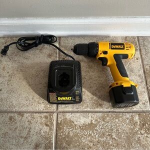 DeWalt 9.6v 3/8" Cordless Drill Driver w/ Battery & Charger